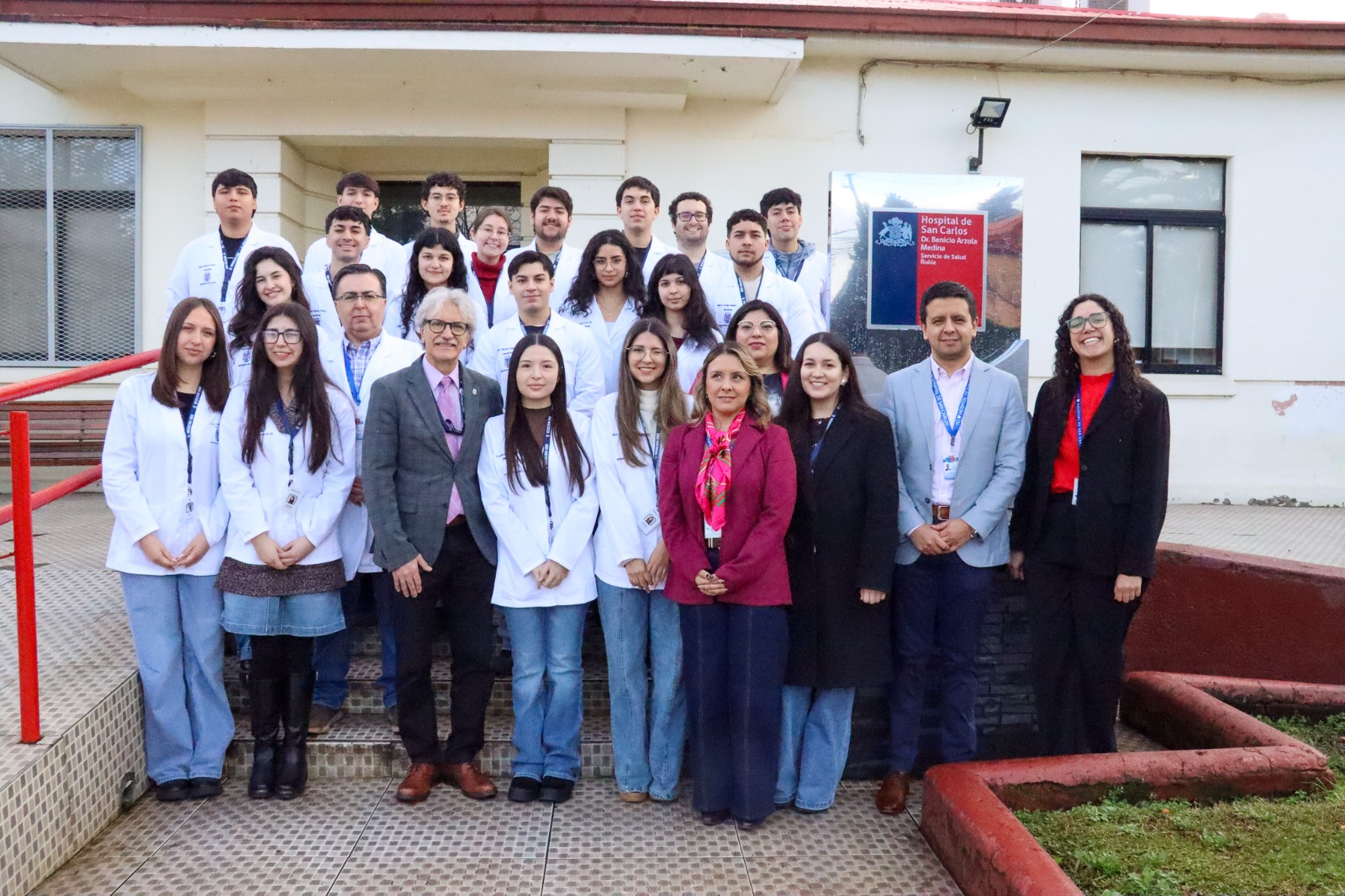 Primera generación de estudiantes de Medicina de la Universidad del Bío-Bío inicia actividades prácticas en el Hospital de San Carlos