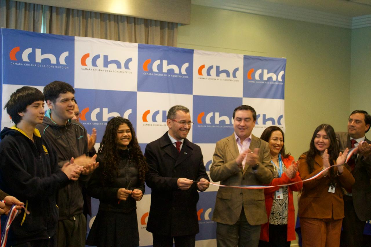 Más de 100 estudiantes conocieron las nuevas tecnologías de la construcción en jornada liderada por la CChC Ñuble